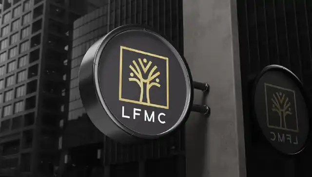 La Familia Medical Center — Signage